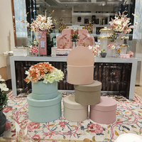 Boîte cadeau réutilisable en carton rigide métallisé haut de gamme en forme de cœur avec logo et pelliculage mat pour boîte à fleurs d'anniversaire