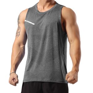 Chaleco de malla para hombre: Chaleco de entrenamiento versátil y aireado para hombre, ideal para capas o usar solo durante el entrenamiento de clima cálido - Product Image 5