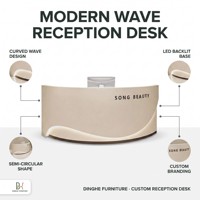 Comptoir d'accueil ergonomique incurvé pour les magasins de vêtements, doté d'une surface en stratifié durable et d'un système de gestion des câbles