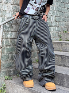 Jeans en denim surdimensionnés à jambe droite avec boucles de ceinture et patchs graphiques brodés style vintage rétro – Vente en gros - Product Image 2