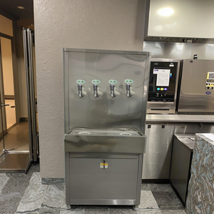 Refroidisseur d'eau électrique en acier inoxydable sur pied, eau glacée, eau froide pour usage extérieur, pour usine, cafétéria, hôtel, parc - Product Image 5