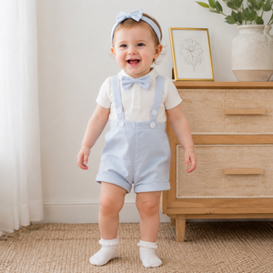 Ensemble deux pièces d'été blanc et bleu clair avec nœud papillon et bretelles pour bébés garçons de 0 à 3 ans, idéal pour baptême, mariage, fête ou <span class=keywords><strong>tenue</strong></span> de cérémonie - Product Image 4