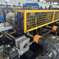 Machine de formage à rouleaux entièrement automatique à grande vitesse pour plateaux de câbles en acier galvanisé, ligne de production de câbles à cisaillement volant