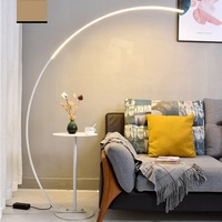 Durlitecn Lampadaire moderne linéaire incurvé sur pied Atmosphère domestique Canapé Chambre à coucher Salon Lampadaires d'hôtel modernes