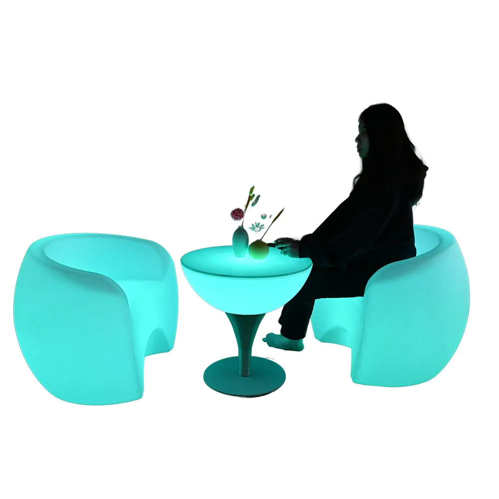 2023 Table et chaises de bar de discothèque personnalisées meubles étanches éclairés pour les fêtes en plein air et à la maison ensemble de changement de couleur