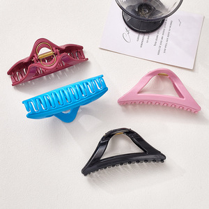 Fermaglio per Capelli a Triangolo Elegante e Semplice <span class=keywords><strong>2026</strong></span>, Nuovo Fermaglio Morbido in Gomma a Forma di Artiglio, Clip in Plastica Elegante per la Parte Posteriore della Testa - Product Image 2