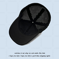 Gorra de béisbol perforada cortada con láser de secado rápido a la moda, gorra de camionero de 5 paneles con logotipo bordado personalizado de poliéster