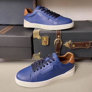 أحذية خريفية غير رسمية جديدة وعصرية للرجال بنعل سميك أحذية رياضية غير قابلة للإنزلاق - Product Image 5