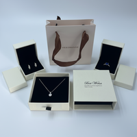 Boîtes personnalisées avec logo, en similicuir de luxe, avec éclairage LED, pour bijoux, bagues, colliers, emballage cadeau