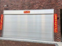 Puerta de Garaje Seccional Enrollable de Aluminio Gris Antracita RAL 7016, Aislada, con Ventanas Acrílicas Transparentes, para Villa