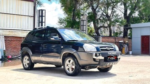 SUV Usato <span class=keywords><strong>Hyundai</strong></span> Tucson 2.0L 4AT LHD 141CV Tetto Apribile Elettrico 6 Airbag SUV Compatto Spazioso <span class=keywords><strong>Auto</strong></span> Usata Affidabile per Esportazione - Product Image 2