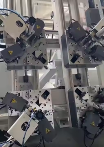 Centro de Procesamiento de Puertas y Ventanas YBKE CNC de Alta Velocidad, 4 Ejes, 4kw, para PVC/Aluminio/UPVC, Fácil de Operar - Product Image 2