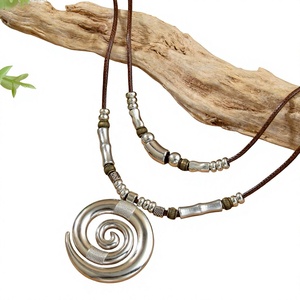 Kalung Rantai Panjang Desain Totem Berputar Gaya Retro Bohemian, Cocok untuk Pantai, Liontin Wanita, Produk Terlaris Lintas Negara - Product Image 1