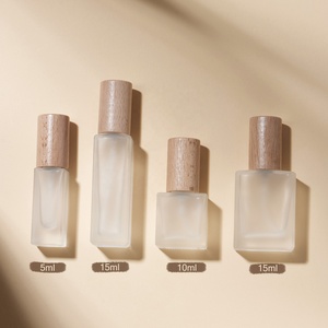 Refillable rỗng 10ml <span class=keywords><strong>15ml</strong></span> Frosted nắp gỗ du lịch Kích thước hình chữ nhật chai nước hoa nhỏ hương thơm nước hoa thủy tinh phun chai - Product Image 2