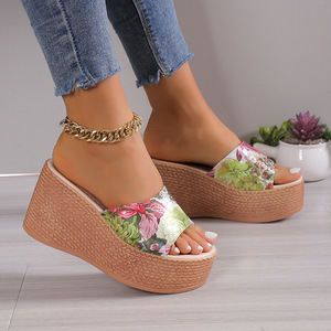 Zapatillas de mujer de gran tamaño moda casual nueva esponja de cabeza redonda fondo grueso pendiente de un solo dedo expuesto y sandalias para mujer - Product Image 4
