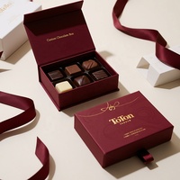 Maßgefertigte Hochwertige Wasserdichte Pralinen-Magnetgeschenkbox mit UV-Beschichtung Schaumstoffeinlage Matt-Laminierung Tragbares Design für Lebensmittel