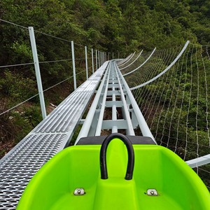 Nouveau parc d'attractions, grandes attractions, montagnes russes à rail unique - Product Image 4