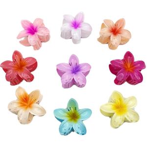 Mini pinces à cheveux florales hawaïennes de 4 cm pour filles, en plastique mat transparent, motif frangipanier/plumeria - Product Image 2