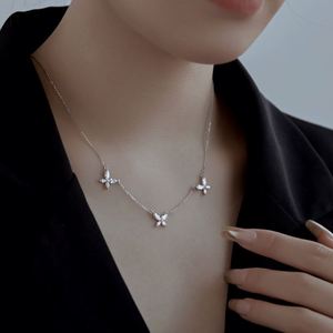 Dylam เครื่องประดับดีไซน์แบบมินิมอลลิสต์โรเดียมชุบทอง18K 5A เซอร์โคเนียสร้อยโซ่คล้องคอลายผีเสื้อ - Product Image 5