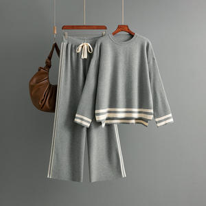 طقم نسائي غير رسمي بنمط سادة للخريف والشتاء من قطعتين كنزة صوفية فضفاضة محبوكة بنطال علوي واسع الساق بنطال مشترك طقم Ord - Product Image 3