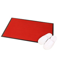 Tapis rouge double nervuré antidérapant moderne 100 % polyester écologique personnalisé pour couloir d'hôtel et exposition