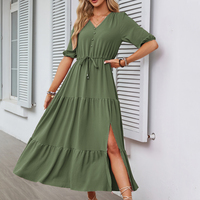 Vente en gros Robe d'été décontractée maxi à manches courtes Robe froncée avec cordon de serrage grande taille Robes longues de couleur unie pour femmes une ligne