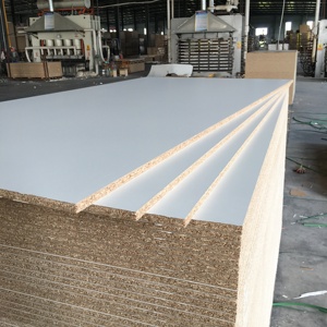 4x8 12mm 15mm 16mm <span class=keywords><strong>17mm</strong></span> 18mm ván dăm ván dăm Trắng melamine phải đối mặt với ván dăm ván dăm cho đồ nội thất - Product Image 1
