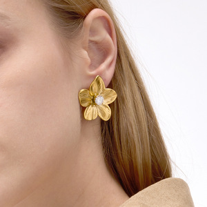 Flower <b>Stud</b> <b>Earrings</b> Gold Plated Stainless Steel Bezel Set <b>Crystal</b> Women's Everyday Wear Jewelry - Product Image 2