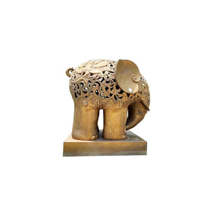 Sculpture d'éléphant en résine pour extérieur, décoration de jardin, forme animale traditionnelle polie, art paysager autoportant - Product Image 5