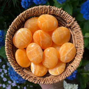 หินปาล์มคริสตัลคุณภาพสูง หินปาล์มแคลไซต์สีส้มขัดเงาธรรมชาติสำหรับการบำบัด - Product Image 4