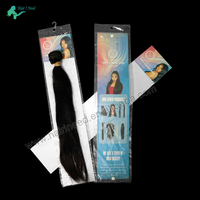 Sacs d'emballage transparents personnalisés avec logo pour extensions de cheveux, pour paquets de tresses, avec carte en papier personnalisée et accroche.
