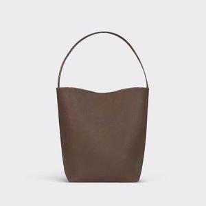 Sac seau en paille tressée pour femme, de luxe, matelassé, en PU, avec chaîne, sac à bandoulière, sac de plage, sac de vacances, sac fourre-tout décontracté - Product Image 3