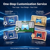 Op maat gemaakte koelkastmagneet flesopener van zinklegering, voetbaldoelontwerp, zacht emaille, sterke magneet, sportfan cadeau, op maat gemaakt