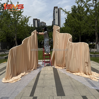 Décor de scène pour événement de mariage, toile de fond couleur champagne, support métallique ondulé en forme d'arche, rideau en tissu pour mariage