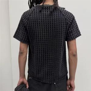 T-shirts déchirés délavés à l'acide personnalisés en gros T-shirt à trous Boxy Fit double couche à manches courtes pour hommes - Product Image 2