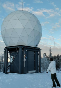 Radôme à cadre spatial en métal haute performance de 5m avec résistance au vent et protection contre la pluie/la neige pour les systèmes d'antennes de communication - Product Image 4