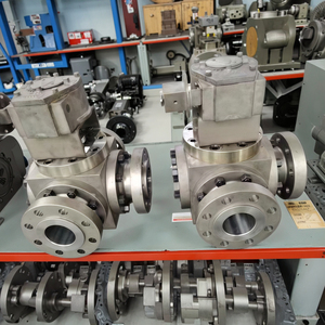 OEM Stainless Steel 4 in Three-Way <strong>Ball</strong> <strong>Valve</strong> with Manual Gearbox Flanged End PTFE Sealing 500psi Flavored Water - Product Image 3