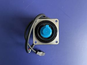 มอเตอร์ Del Ta ECM-B3M-C20807RS1 AC, 750 วัตต์, 220 โวลต์ AC, ความเร็วรอบ, ตัวเข้ารหัสแบบเพิ่มค่าทีละ 24 บิต, เพลาแบบมีคีย์พร้อมซีลน้ำมัน - Product Image 4