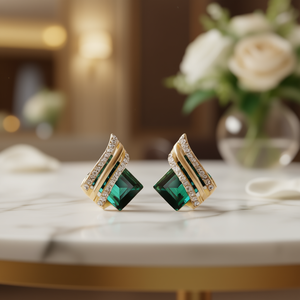 Orecchini a Perno Geometrici Placcati Oro con Cristalli Taglio Principessa per Donna, Gioielli alla Moda per Feste - Product Image 2