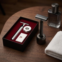 Kit de rasoir de sécurité à double tranchant en alliage d'aluminium usiné CNC pour un rasage en douceur, avec support et 5 lames, coffret cadeau pour homme pour le rasage humide