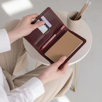 Sampul Buku Harian Burgundy Kustom Bermerek A6 Isi Ulang, Sampul Jurnal Kulit Nabati untuk Hadiah Perusahaan