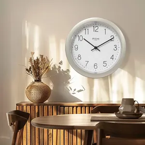 Moderne dekorative Wanduhr leis ohne Ticken 20,9 cm Kunststoffkörper Kinderzimmer Badezimmer Küche Wanddekor Uhr