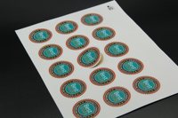 Étiquettes en feuille de formes variées imprimées sur mesure en usine, autocollants logo découpés sur mesure pour l'emballage des produits de consommation quotidienne et des contenants alimentaires