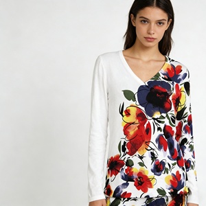 Blusa de Punto para Mujer OEM/ODM - Delicado Estampado Floral con Cuello en V - Product Image 1