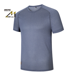 Camiseta de Cuello Redondo de Poliéster y Spandex Sólido de 160g, Transpirable, de Secado Rápido, Tejida, con Serigrafía para Logotipo Personalizado, Venta al Por Mayor - Product Image 3