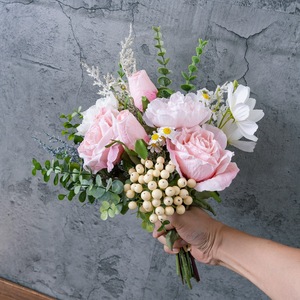 ช่อดอกกุหลาบประดิษฐ์ CallaFloral สีชมพูอ่อน ทำจากพลาสติกและผ้าทอ สำหรับตกแต่งบ้านและงานแต่งงาน รุ่น CF01459 - Product Image 2