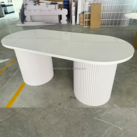 Moderner weißer ovaler Acryl-Bankett tisch für Braut-Bräutigam Neuankömmling Esszimmer möbel für Event-Party-Dekoration