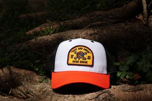 <span class=keywords><strong>Casquette</strong></span> Trucker 5 Panneaux TOPCAP Premium Personnalisée Orange et Blanche pour la Pêche, avec Dos en Maille et Broderie Appliquée, pour <span class=keywords><strong>Homme</strong></span> - Product Image 2