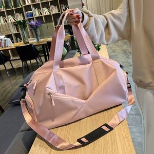 Bolsa de deporte y viaje de gran capacidad de la fábrica BSCI para hombres y mujeres, bolsa informal personalizada para natación y yoga. - Product Image 2