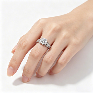 Bague de fiançailles classique en or plaqué 14K/18K avec diamant brillant de laboratoire d'un carat et pierres latérales DEF pour femme, personnalisable, certifiée IGI - Product Image 2